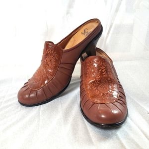 Size 8 leather shoes